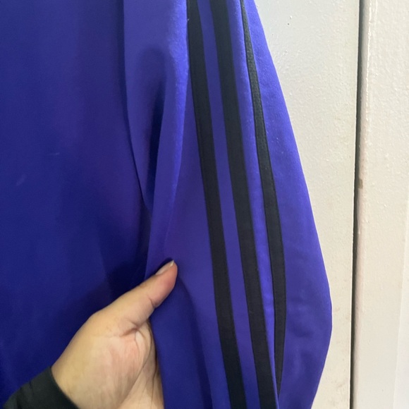 Adidas purple Jacket with Black Logo - Picture 9 of 9